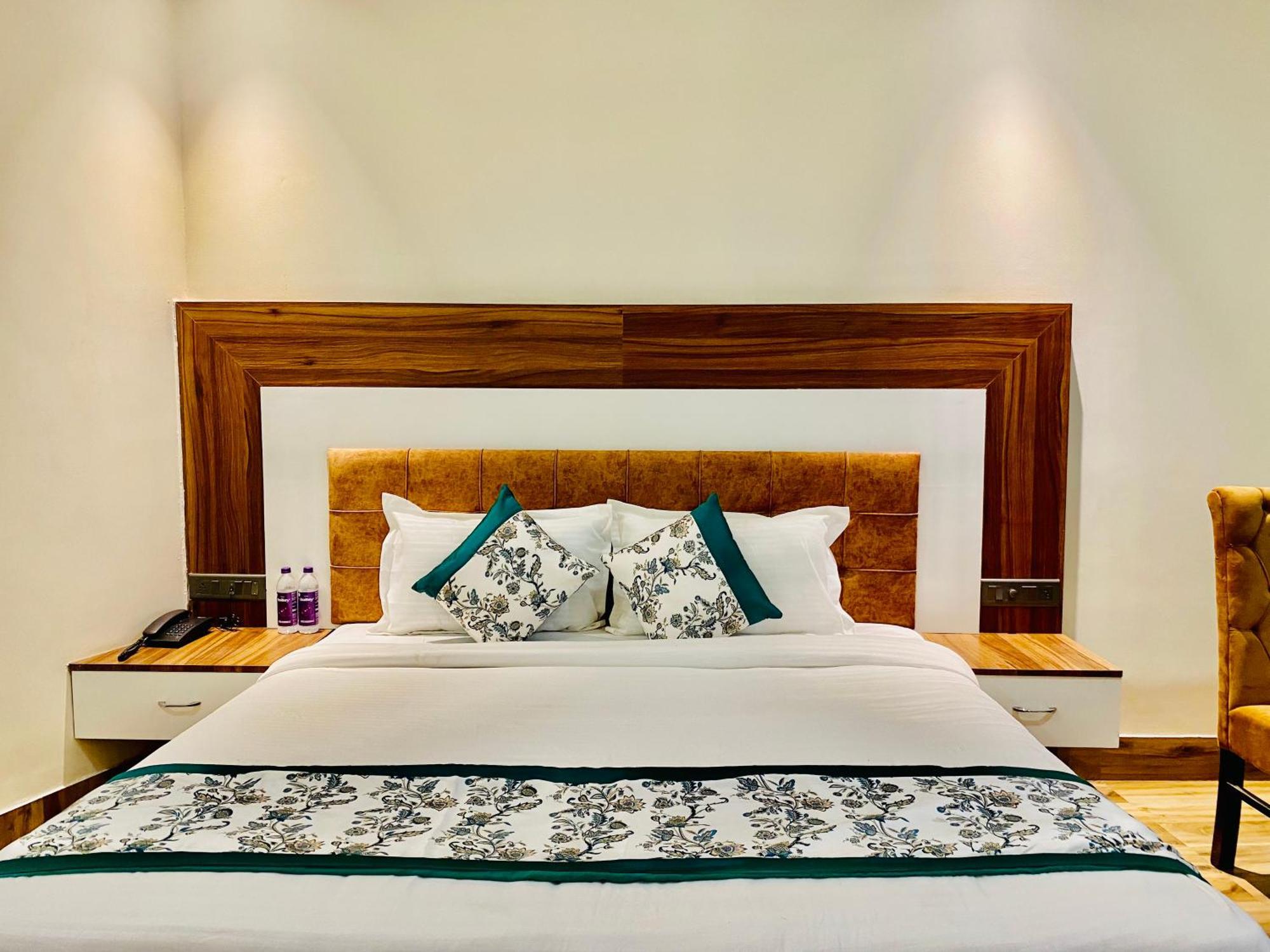 Hotel White House Walking Distance From Golden Temple- With Parking Amritsar Buitenkant foto