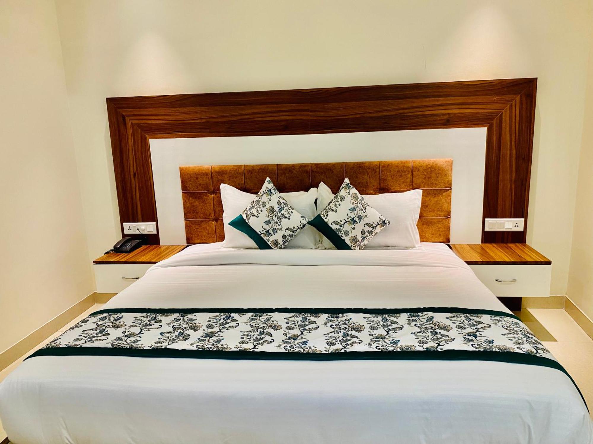 Hotel White House Walking Distance From Golden Temple- With Parking Amritsar Buitenkant foto