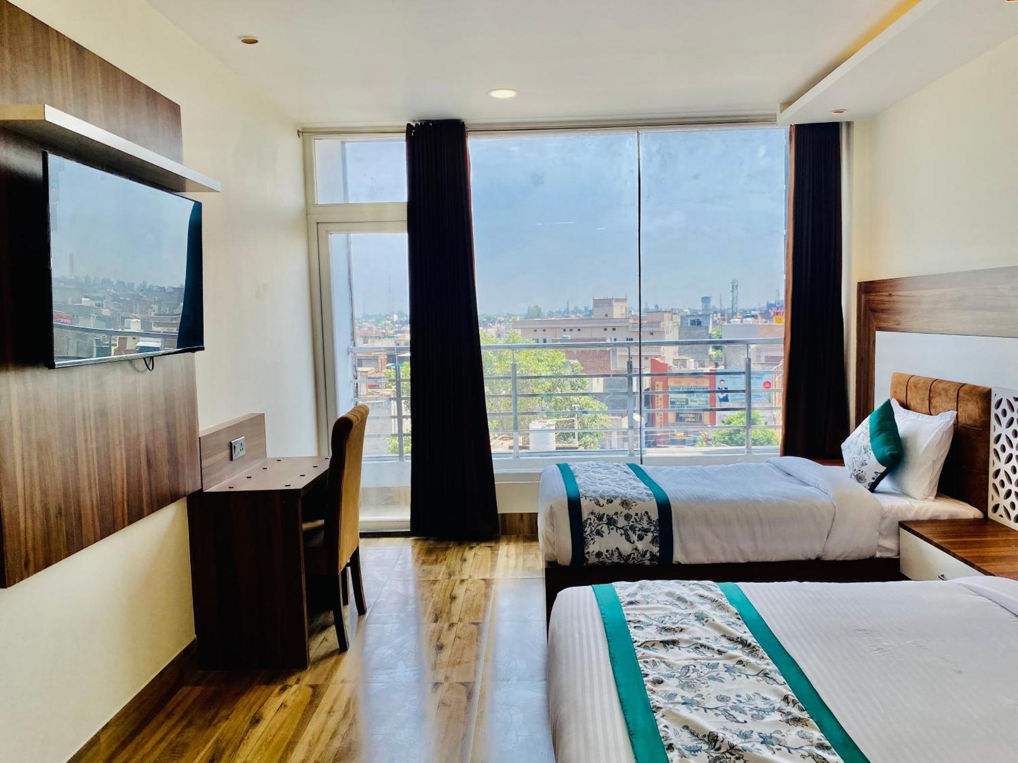 Hotel White House Walking Distance From Golden Temple- With Parking Amritsar Buitenkant foto