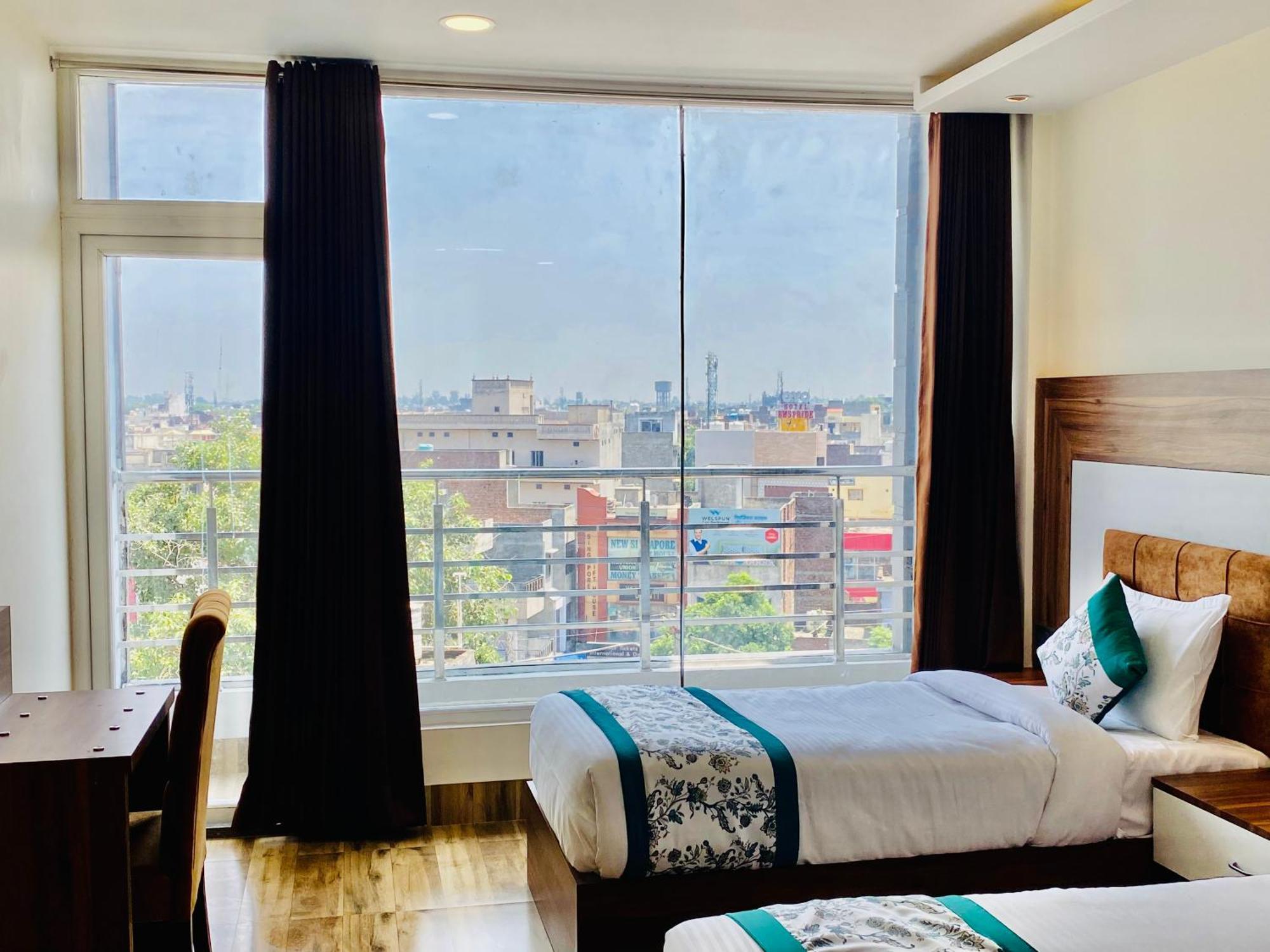 Hotel White House Walking Distance From Golden Temple- With Parking Amritsar Buitenkant foto